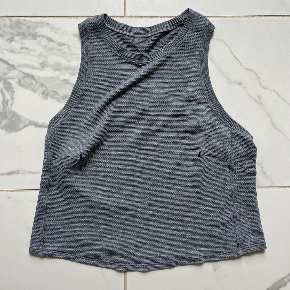 Lululemon gray lightweight crop tank top sz 4